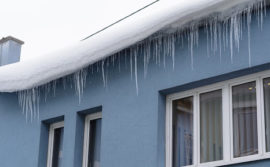 Przypomnienie o konieczności odśnieżania dachów i usuwania lodowych sopli